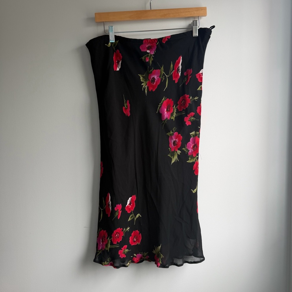 vintage whimsical goth black a-line midi skirt red floral print